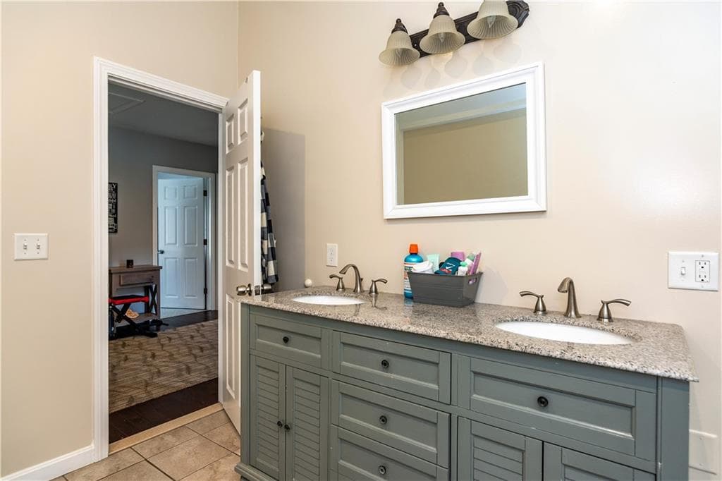Single Family Residence at 925 Cedar Swamp Road, Warwick, photo 23 of 37