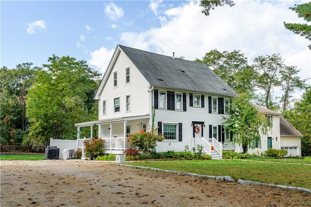 Single Family Residence at 925 Cedar Swamp Road, Warwick, photo 2 of 37