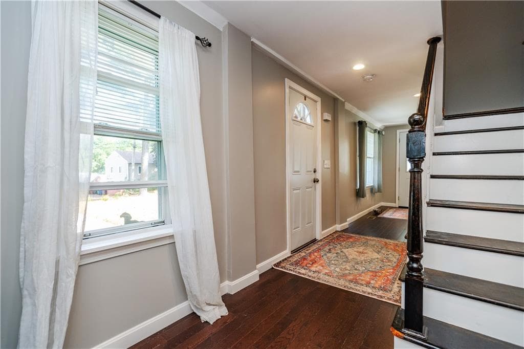 Single Family Residence at 925 Cedar Swamp Road, Warwick, photo 6 of 37