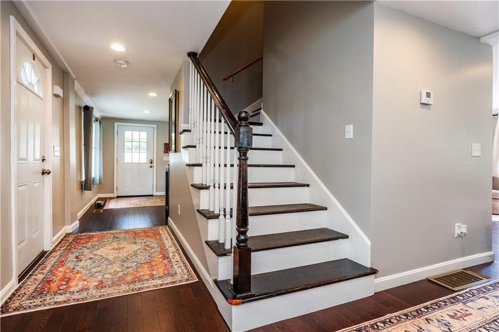 Single Family Residence at 925 Cedar Swamp Road, Warwick, photo 19 of 37