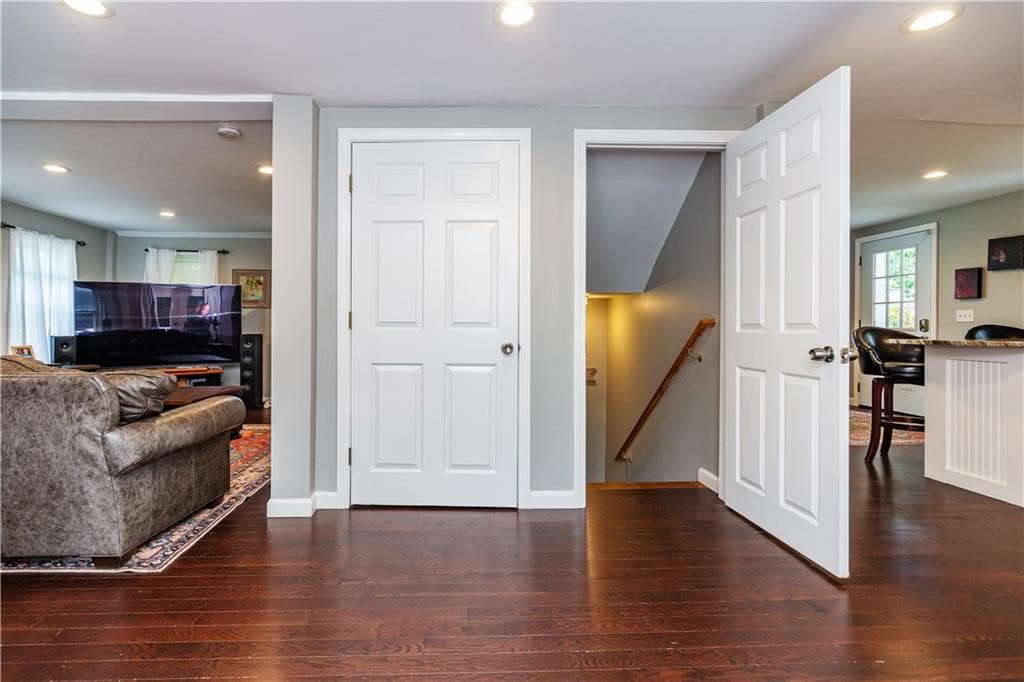 Single Family Residence at 925 Cedar Swamp Road, Warwick, photo 31 of 37