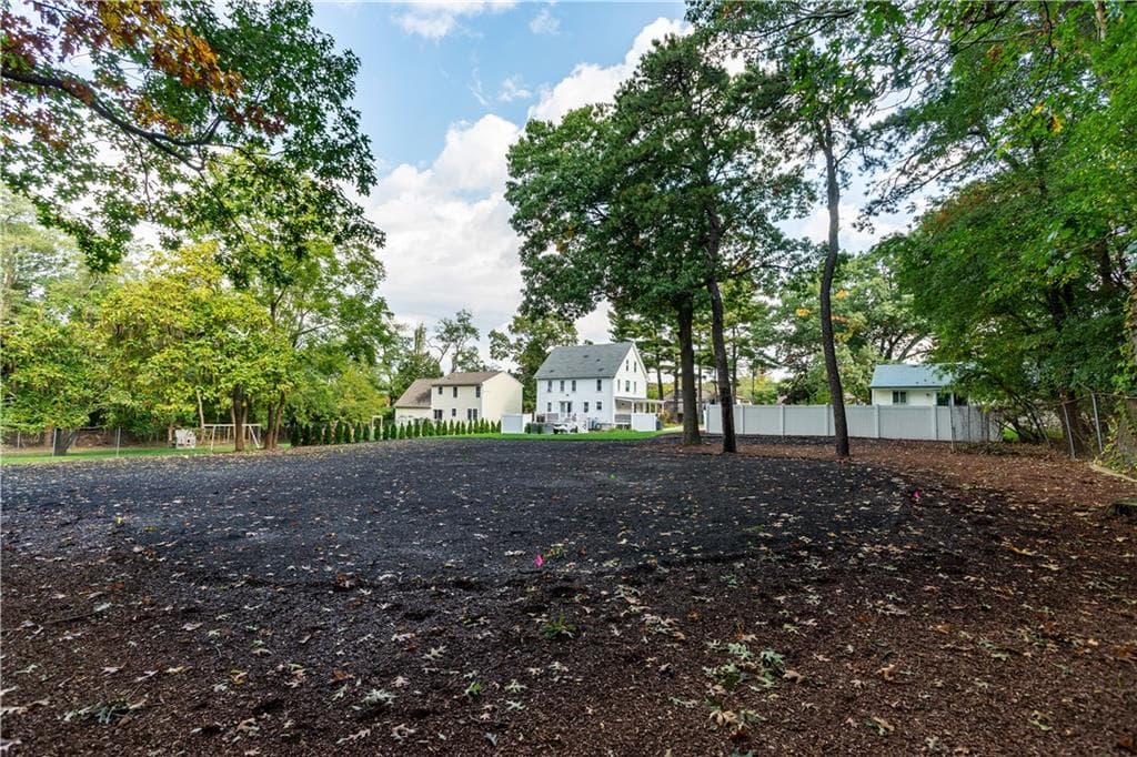 Single Family Residence at 925 Cedar Swamp Road, Warwick, photo 39 of 40