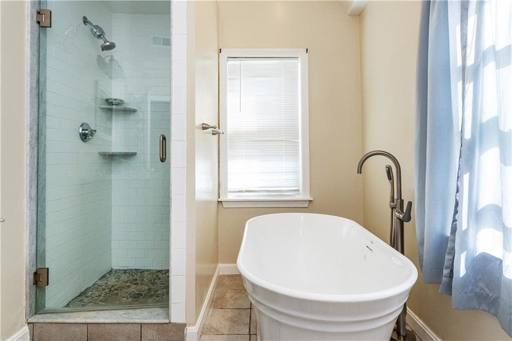Single Family Residence at 925 Cedar Swamp Road, Warwick, photo 25 of 37