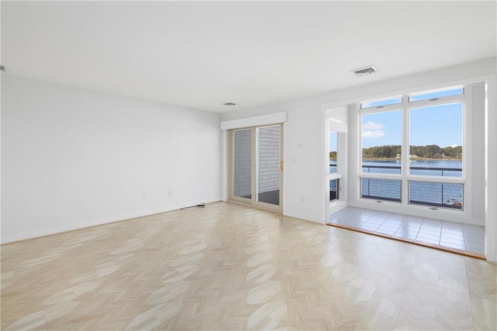Condominium at 9 Poppasquash Road, Bristol, photo 7 of 49