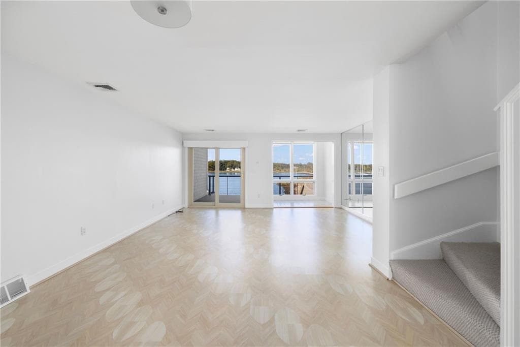 Condominium at 9 Poppasquash Road, Bristol, photo 11 of 49