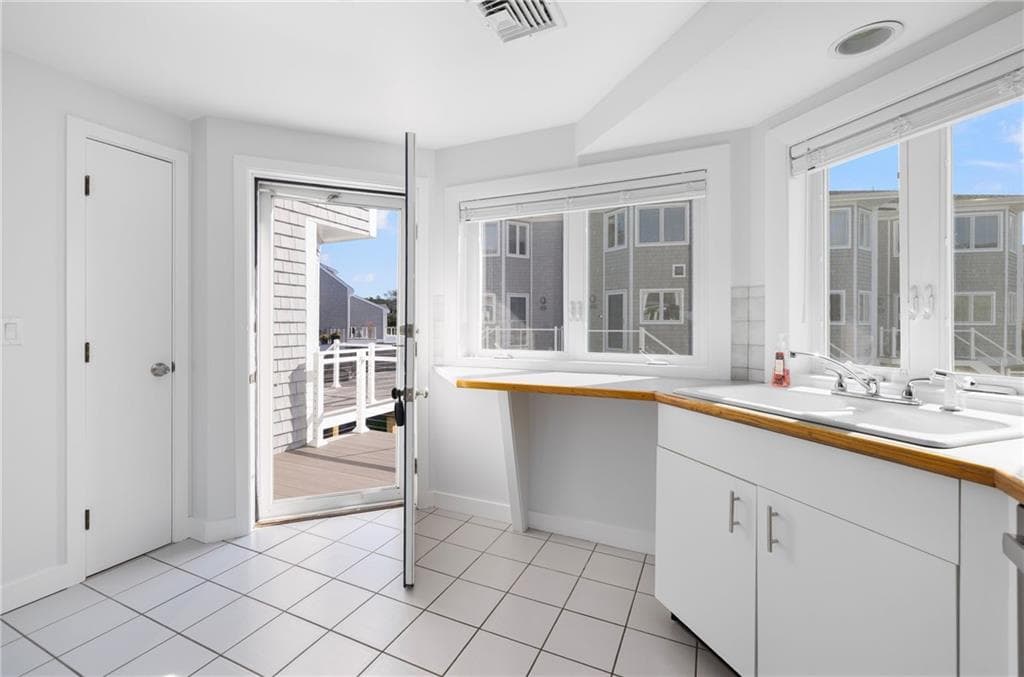 Condominium at 9 Poppasquash Road, Bristol, photo 25 of 49