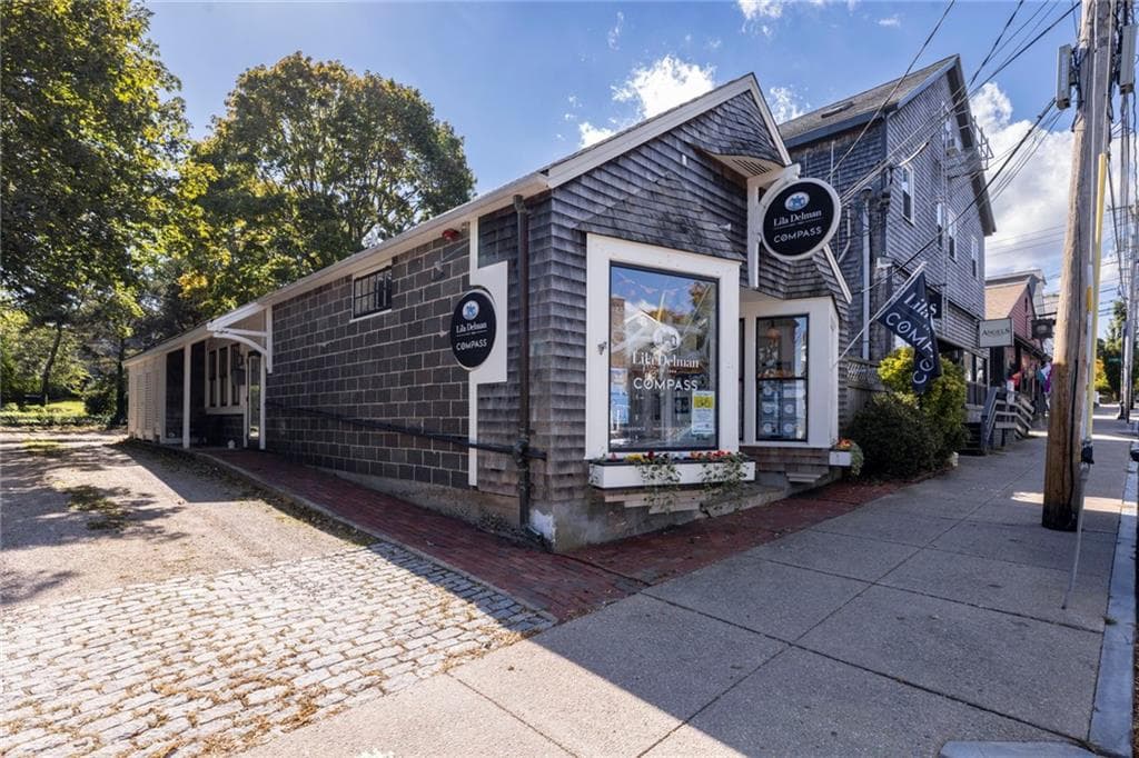 Commercial at 19 Narragansett Avenue, Jamestown, photo 2 of 26