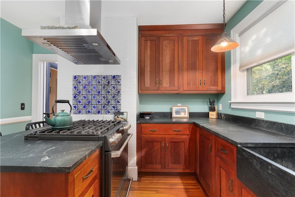 Condominium at 610 Hope Street, Providence, photo 9 of 27