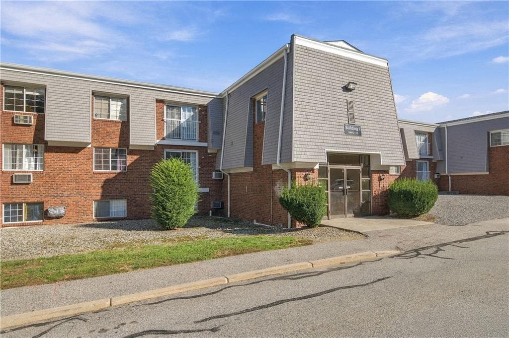 300 Smithfield Road UNIT 1-5