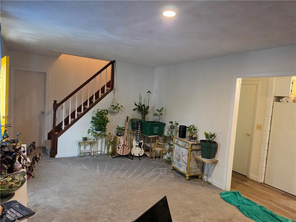 Single Family Residence at 4 Heritage Circle, Johnston, photo 14 of 23