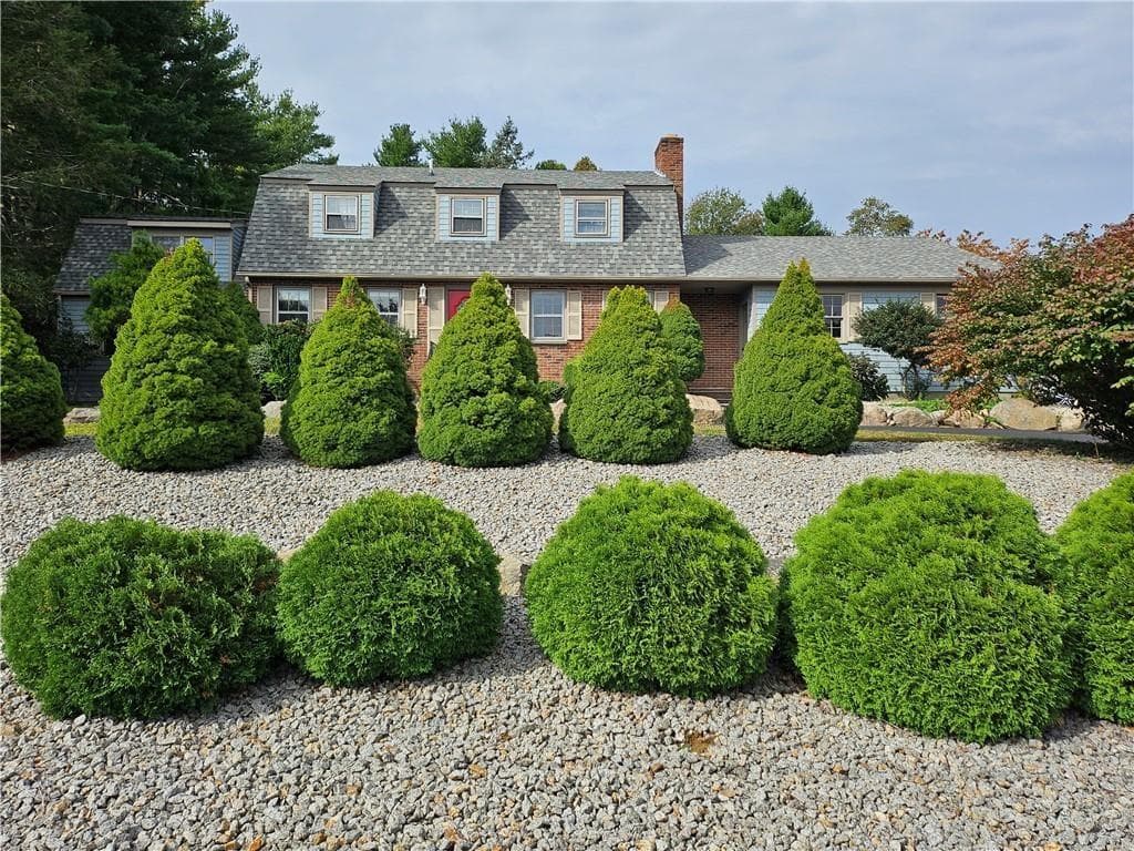 Single Family Residence at 3 Kirker Drive, East Greenwich, photo 2 of 48