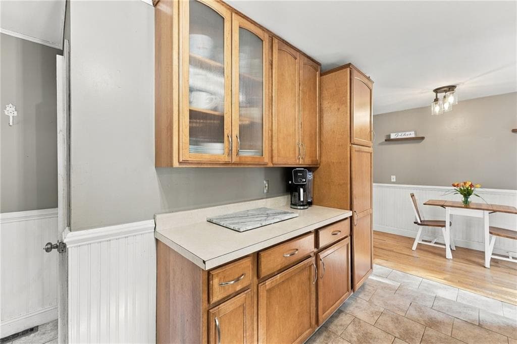 Single Family Residence at 458 Field Hill Road, Scituate, photo 5 of 22