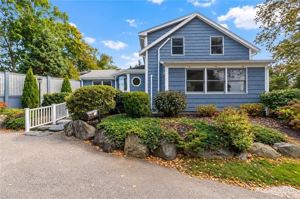 77 Cliff Drive