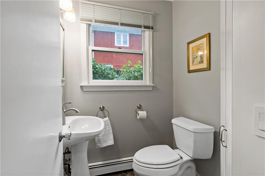Single Family Residence at 77 Cliff Drive, Bristol, photo 20 of 45