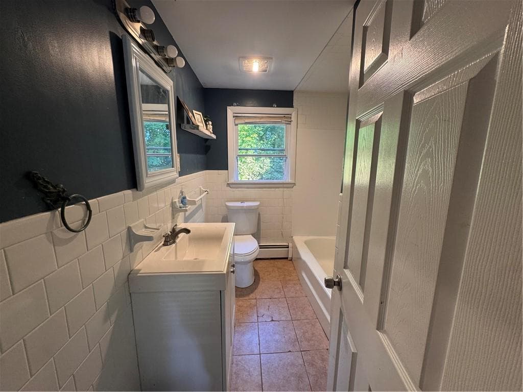 Single Family Residence at 40 Riverdale Avenue, West Warwick, photo 13 of 22