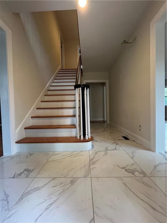 Single Family Residence at 87 Glenmere Drive Drive, Cranston, photo 3 of 13