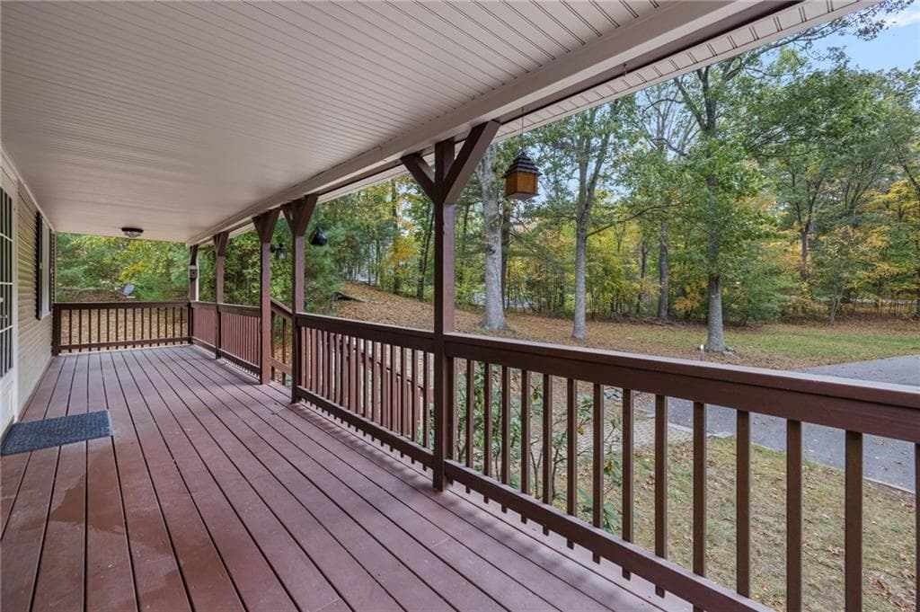 Single Family Residence at 128 Swan Road, Smithfield, photo 3 of 39