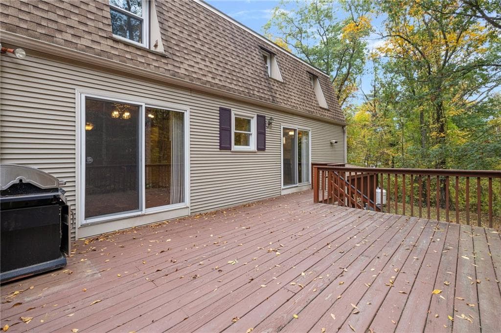 Single Family Residence at 128 Swan Road, Smithfield, photo 36 of 39