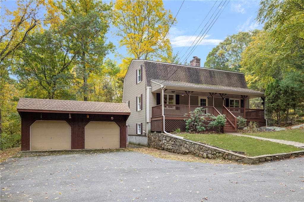 128 Swan Road