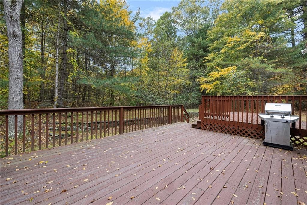 Single Family Residence at 128 Swan Road, Smithfield, photo 37 of 39