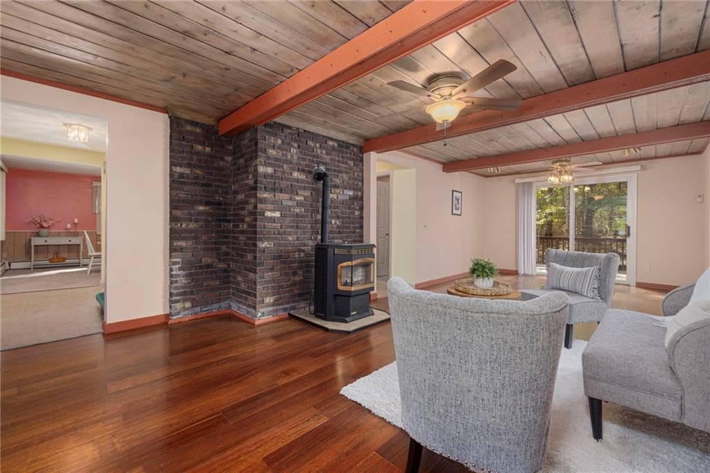 Single Family Residence at 128 Swan Road, Smithfield, photo 11 of 39