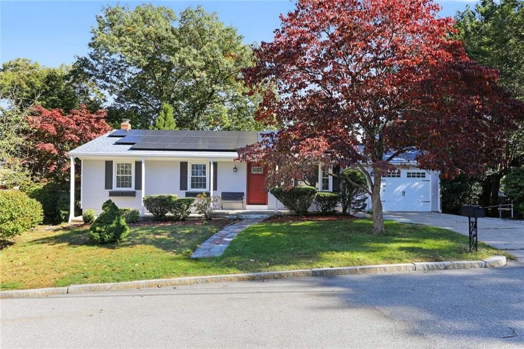 Single Family Residence at 11 Beauregard Avenue, Lincoln, photo 2 of 41