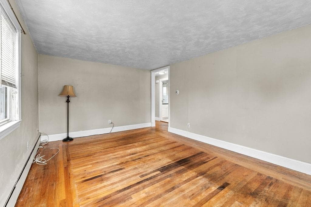 Single Family Residence at 54 Royland Road, Warwick, photo 12 of 23