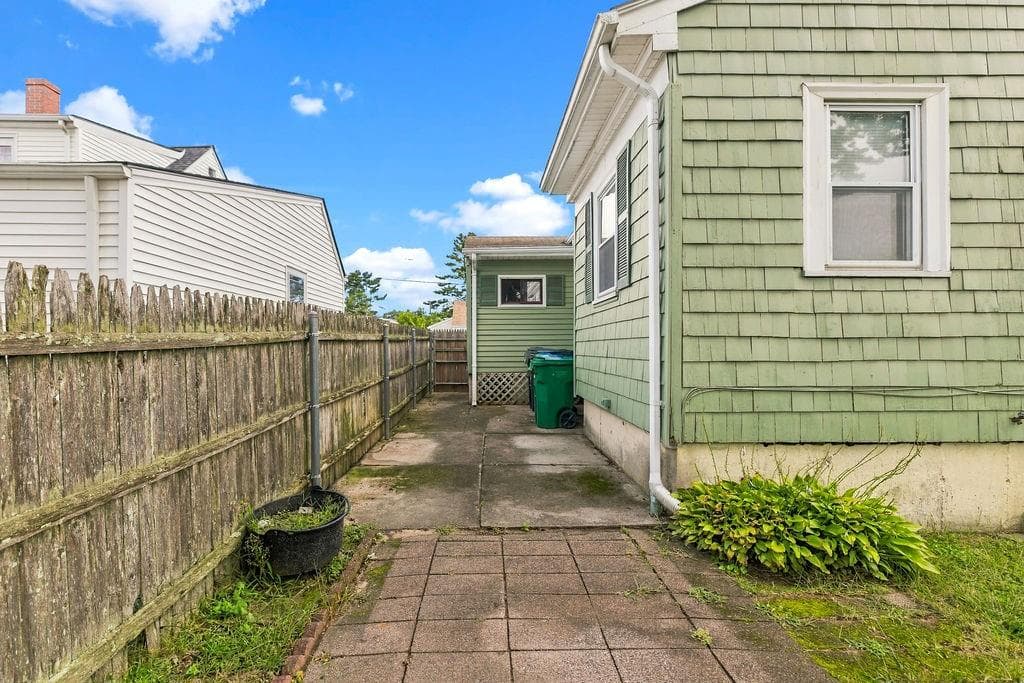 Single Family Residence at 54 Royland Road, Warwick, photo 20 of 23