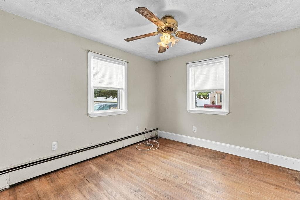 Single Family Residence at 54 Royland Road, Warwick, photo 10 of 23