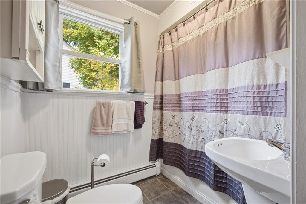 Single Family Residence at 229 Samuel Gorton Avenue, Warwick, photo 6 of 16