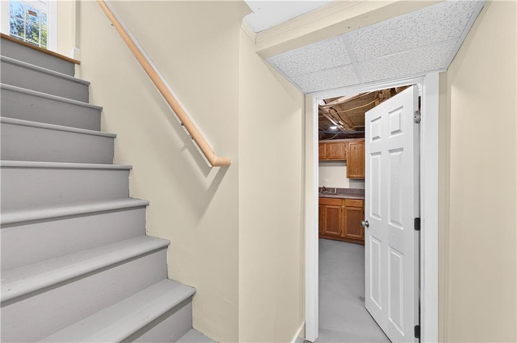 Single Family Residence at 291 Groveland Avenue, Warwick, photo 32 of 50