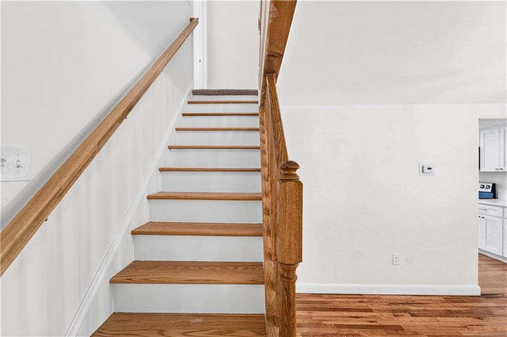 Single Family Residence at 291 Groveland Avenue, Warwick, photo 15 of 50