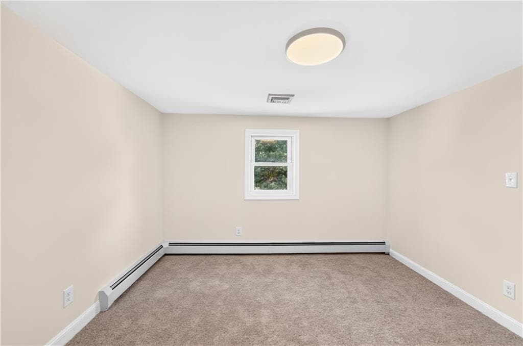 Single Family Residence at 291 Groveland Avenue, Warwick, photo 21 of 50