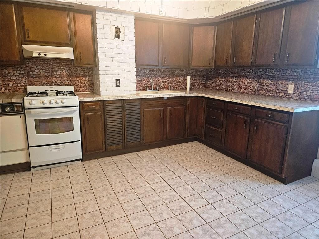 Multi Family at 55 Lexington Avenue, North Providence, photo 3 of 32