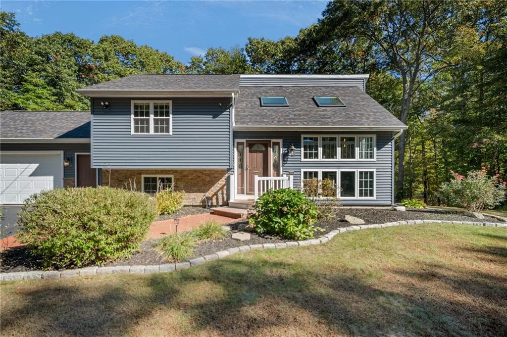 Single Family Residence at 1720 Harkney Hill Road, Coventry, photo 6 of 50