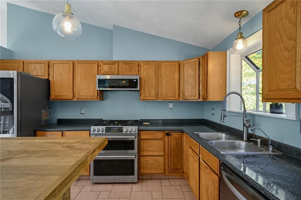 Single Family Residence at 1720 Harkney Hill Road, Coventry, photo 14 of 50