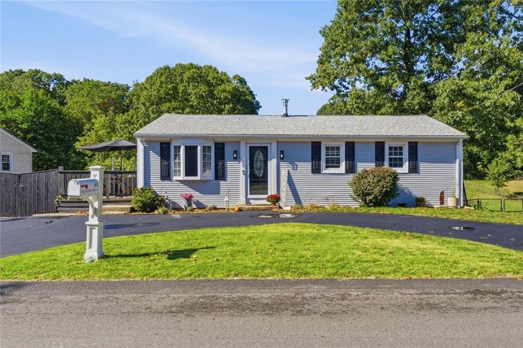 Single Family Residence at 291 Nausauket Road, Warwick, photo 2 of 35