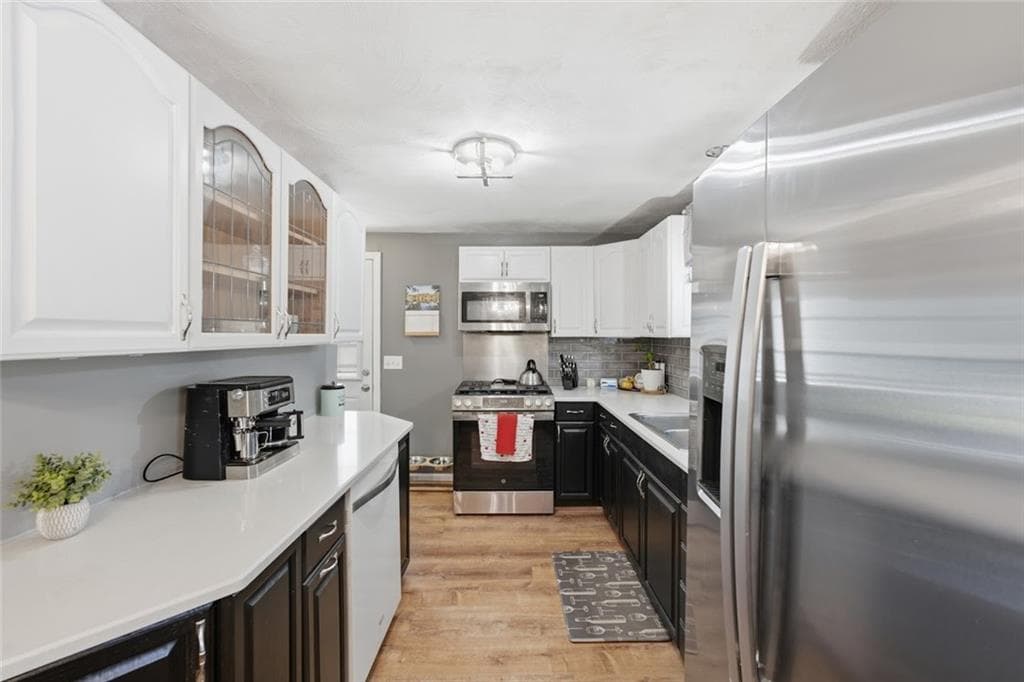 Single Family Residence at 291 Nausauket Road, Warwick, photo 6 of 35