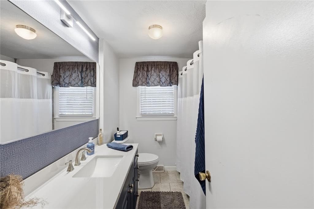 Single Family Residence at 291 Nausauket Road, Warwick, photo 13 of 35