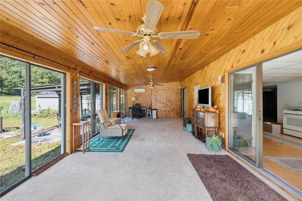 Single Family Residence at 291 Nausauket Road, Warwick, photo 24 of 35