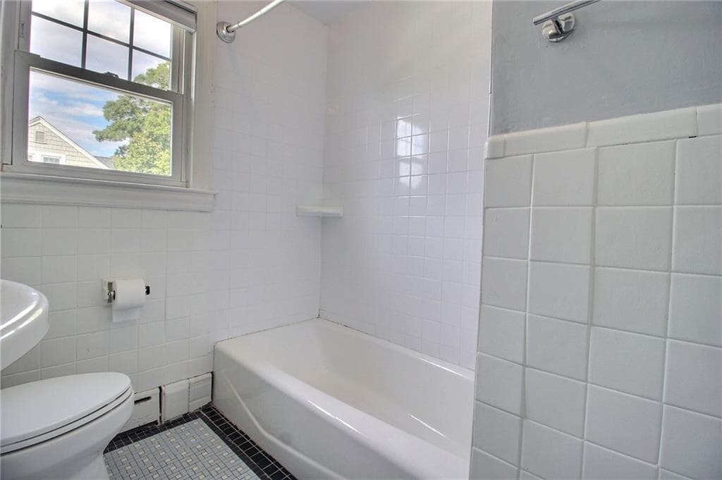 Single Family Residence at 60 Narragansett Avenue, Westerly, photo 23 of 46