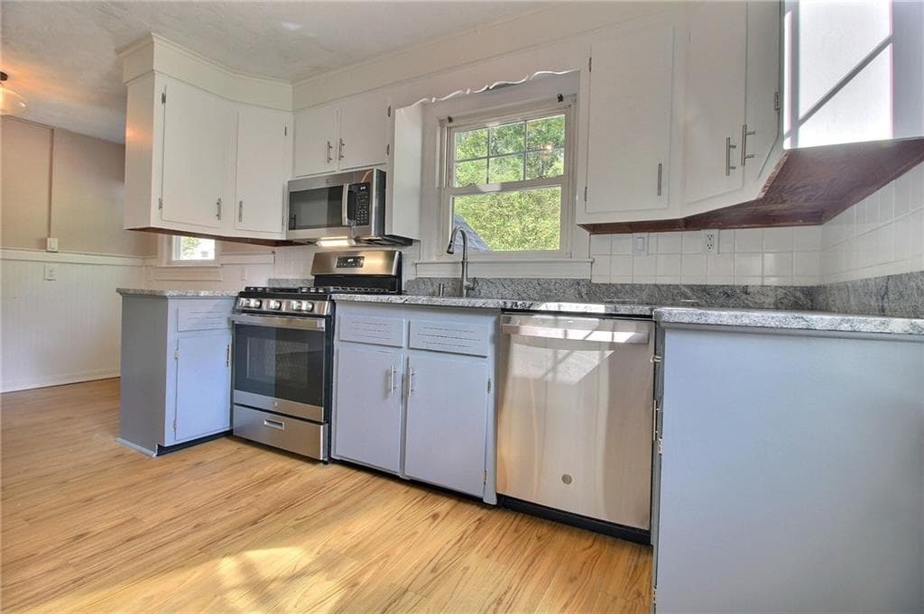 Single Family Residence at 60 Narragansett Avenue, Westerly, photo 16 of 46