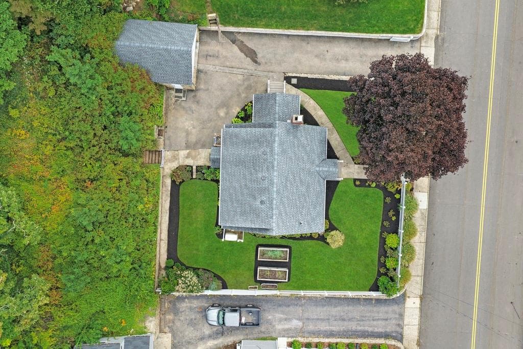 Single Family Residence at 60 Narragansett Avenue, Westerly, photo 7 of 46