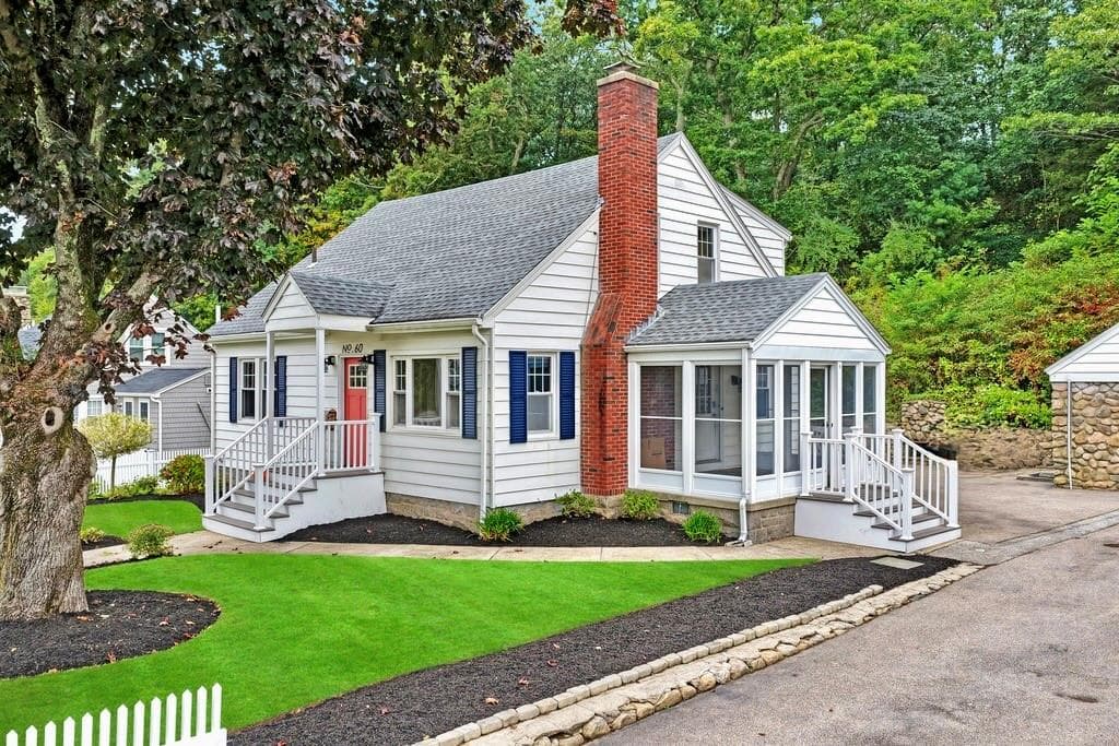 Single Family Residence at 60 Narragansett Avenue, Westerly, photo 3 of 46