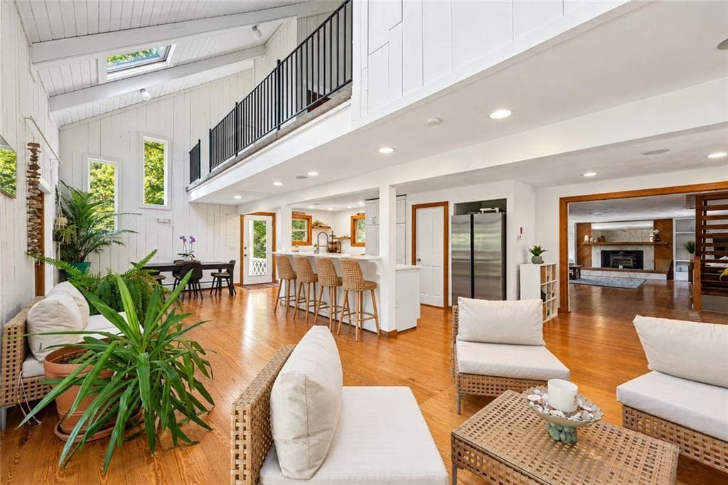 Single Family Residence at 334 Ministerial Road, South Kingstown, photo 14 of 50