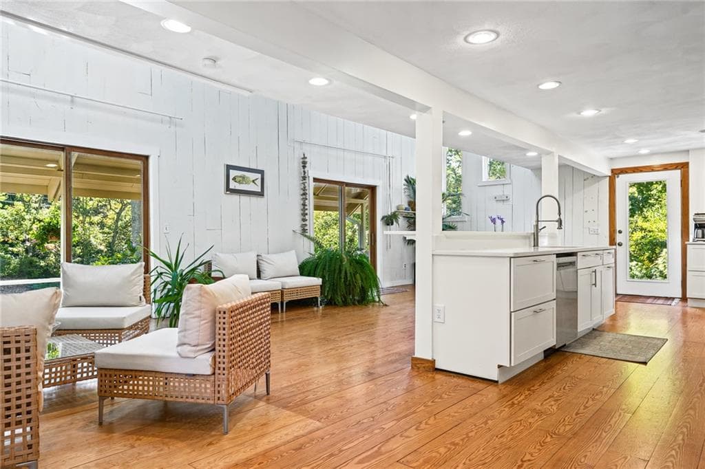 Single Family Residence at 334 Ministerial Road, South Kingstown, photo 15 of 50