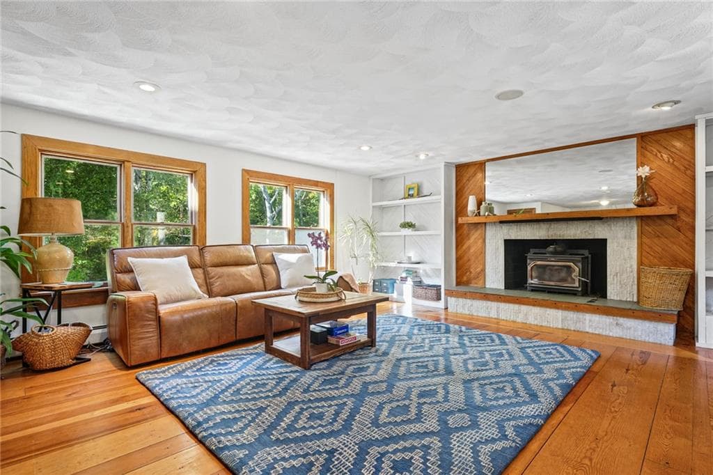 Single Family Residence at 334 Ministerial Road, South Kingstown, photo 19 of 50