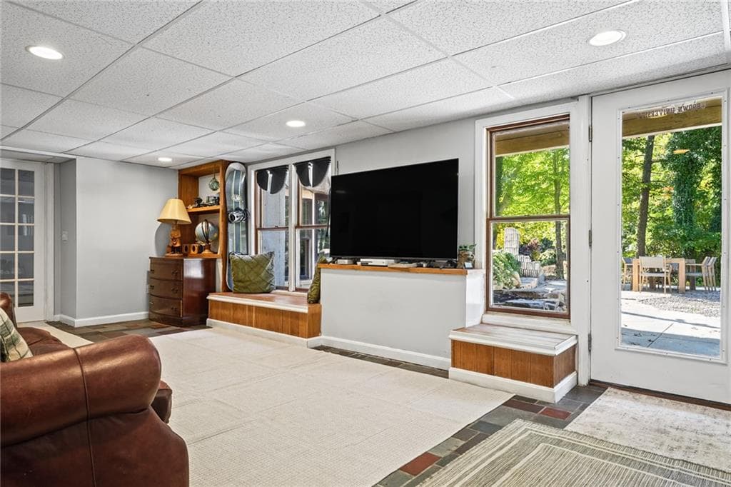 Single Family Residence at 334 Ministerial Road, South Kingstown, photo 31 of 50