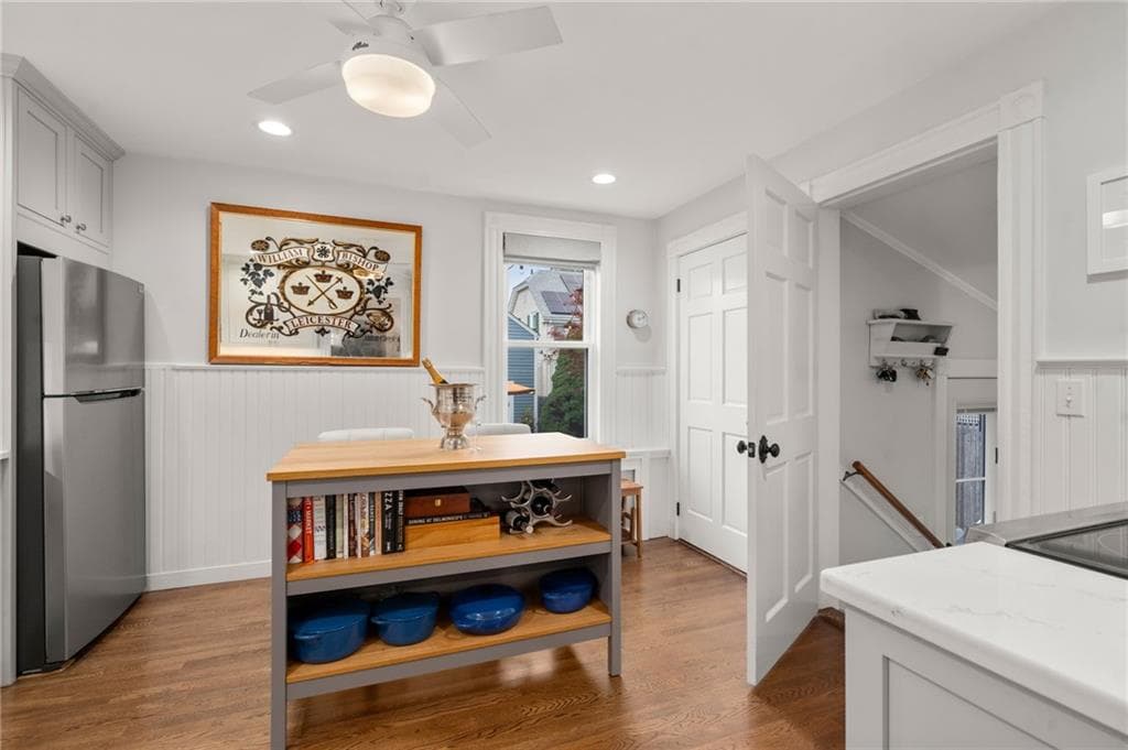 Single Family Residence at 4 Friendship Street, Newport, photo 13 of 35