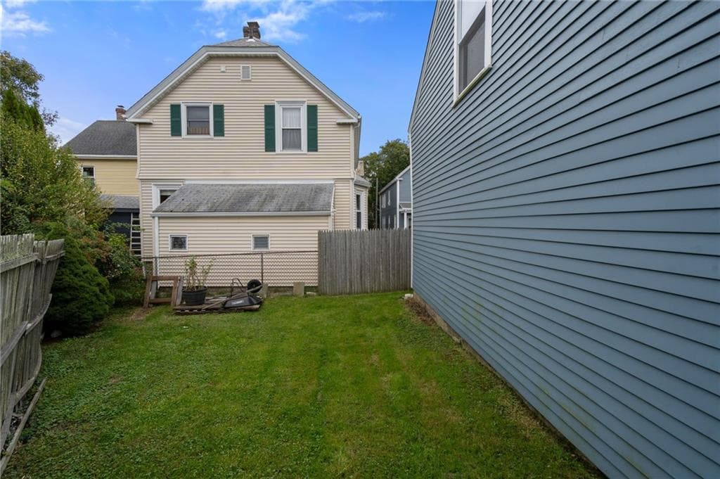 Single Family Residence at 4 Friendship Street, Newport, photo 34 of 35